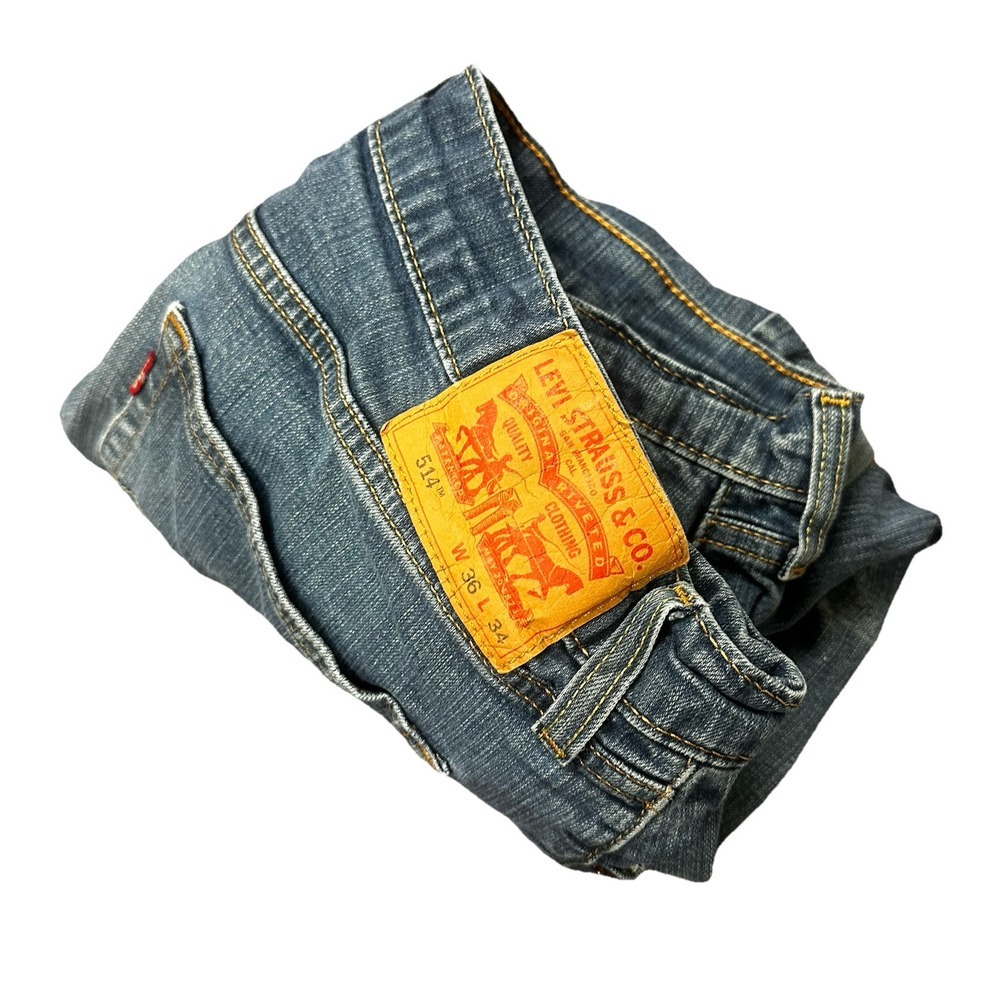 Levis 514 Straight Leg Jeans Mens Size 35x31 (Measured As This) Distressed FLAWS